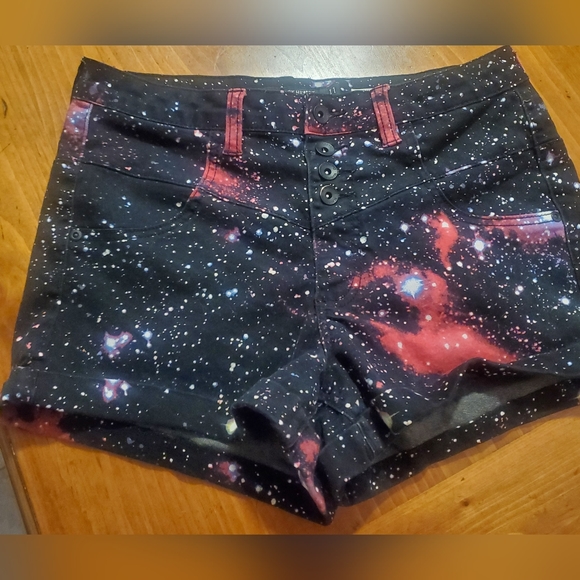 Hot Topic "Black Heart shorts, size 11 - Picture 3 of 8